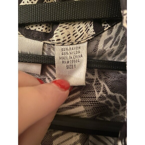 Chico's Shirt Women's 1 Black White Floral Print Rayon Long Sleeve Button-Up - Picture 5 of 6